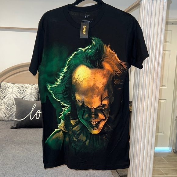 Spirit Halloween IT Black Shirts With Clown Graphic Bundle Size Medium & Large - Picture 8 of 10